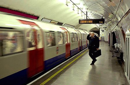 Wykoleiło się metro w Londynie - 37 rannych