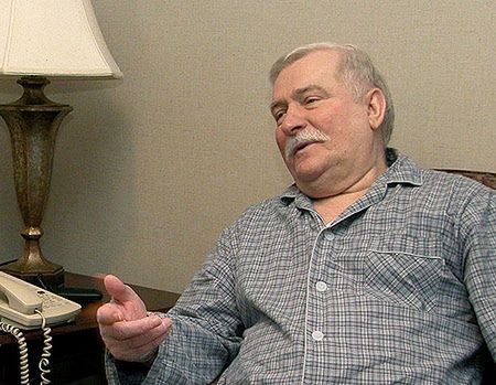 Lech Wałęsa czuje się bardzo dobrze po operacji