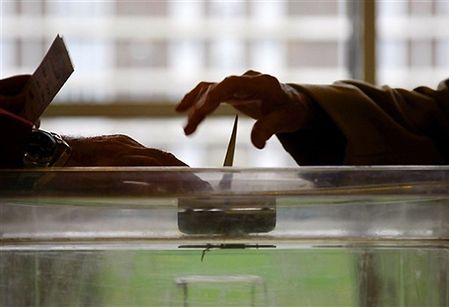 Francuzi głosują w wyborach samorządowych