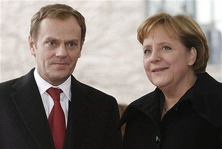 Merkel pogratulowała Tuskowi Nagrody Karola Wielkiego