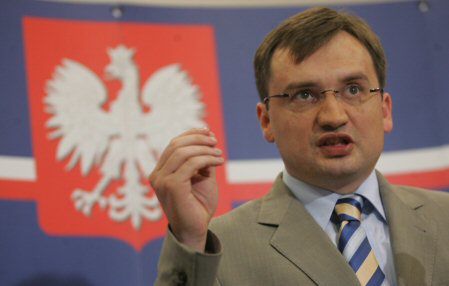 Ziobro: w Sejmie powstaje "front obrony przestępców"
