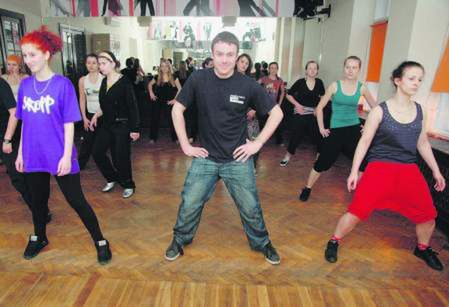 Polacy chodzą na kursy, żeby tańczyć jak gwiazdy MTV