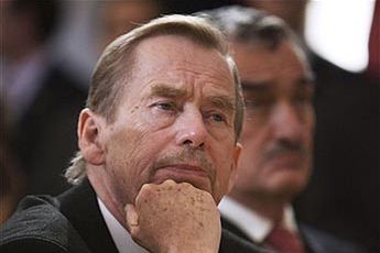 Havel: w mojej sztuce piszę o języku polityków
