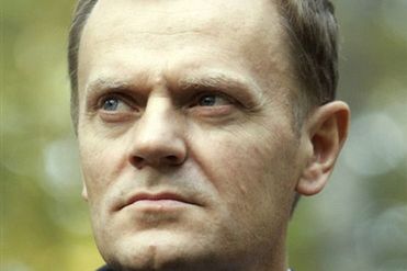 Tusk: Kamiński obniża autorytet prezydenta