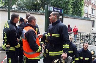 36 osób zatrutych w paryskim metrze