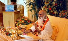 Zmarł indyjski guru Beatlesów