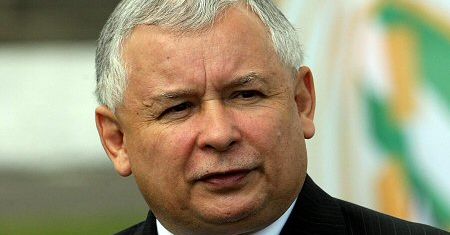 PiS przejmuje prowadzenie w sondażu