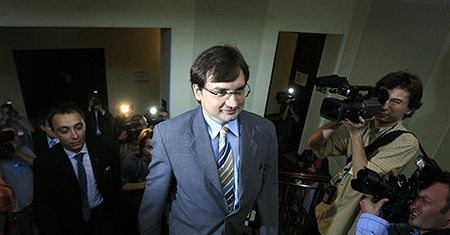 Ziobro idzie do premiera ze skargą na ABW