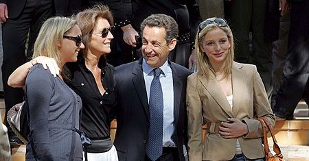 Nieoficjalne źródła: Sarkozy prowadzi w pierwszej turze