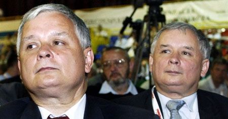 "La Stampa" o "obsesyjnym marzeniu" braci Kaczyńskich