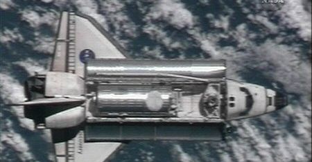 Discovery przywiózł części do naprawy toalety