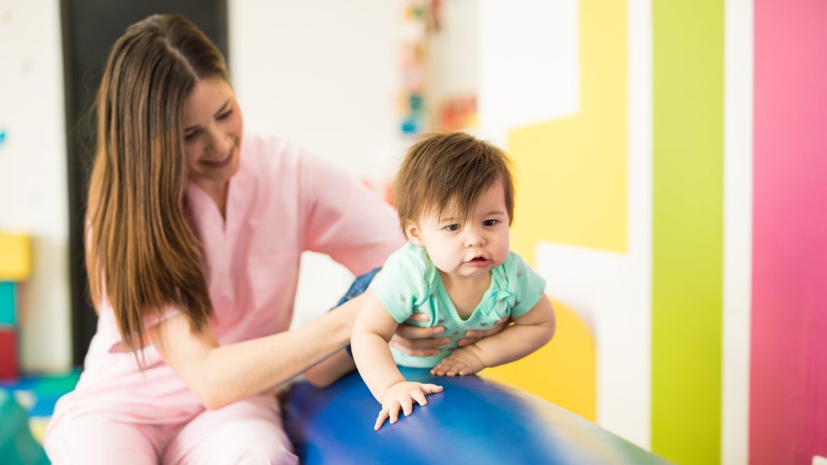 Metoda Bobath ma na celu usprawnienie ruchowe poprzez eliminowanie nieprawidłowych odruchów