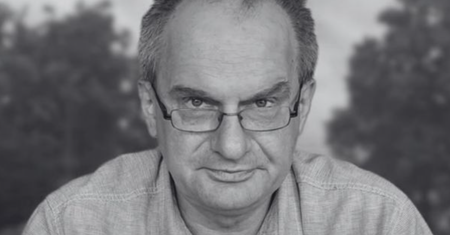 Nie żyje znany, lokalny dziennikarz. Zmagał się z nowotworem