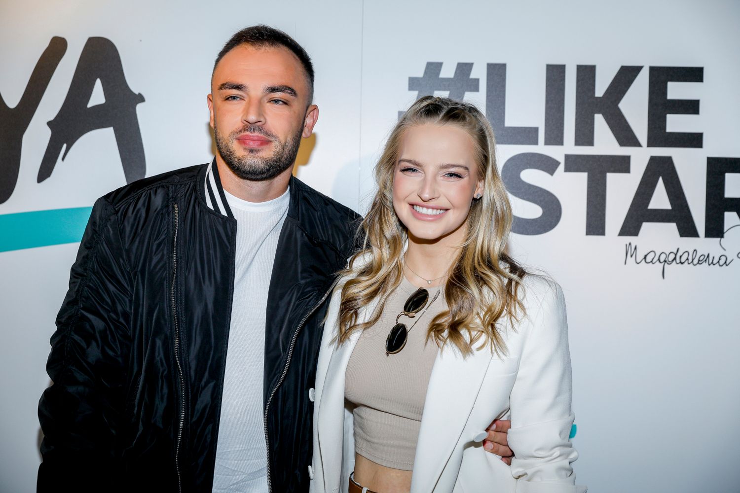 Karolina Pisarek, Roger Salla