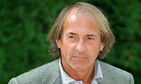 64-latek za kierownicą Renault