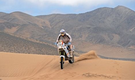 Dakar: motocyklista w stanie krytycznym