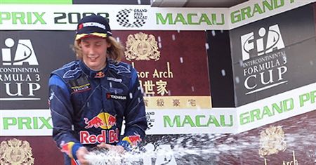 Brendon Hartley zastąpi Marka Webbera
