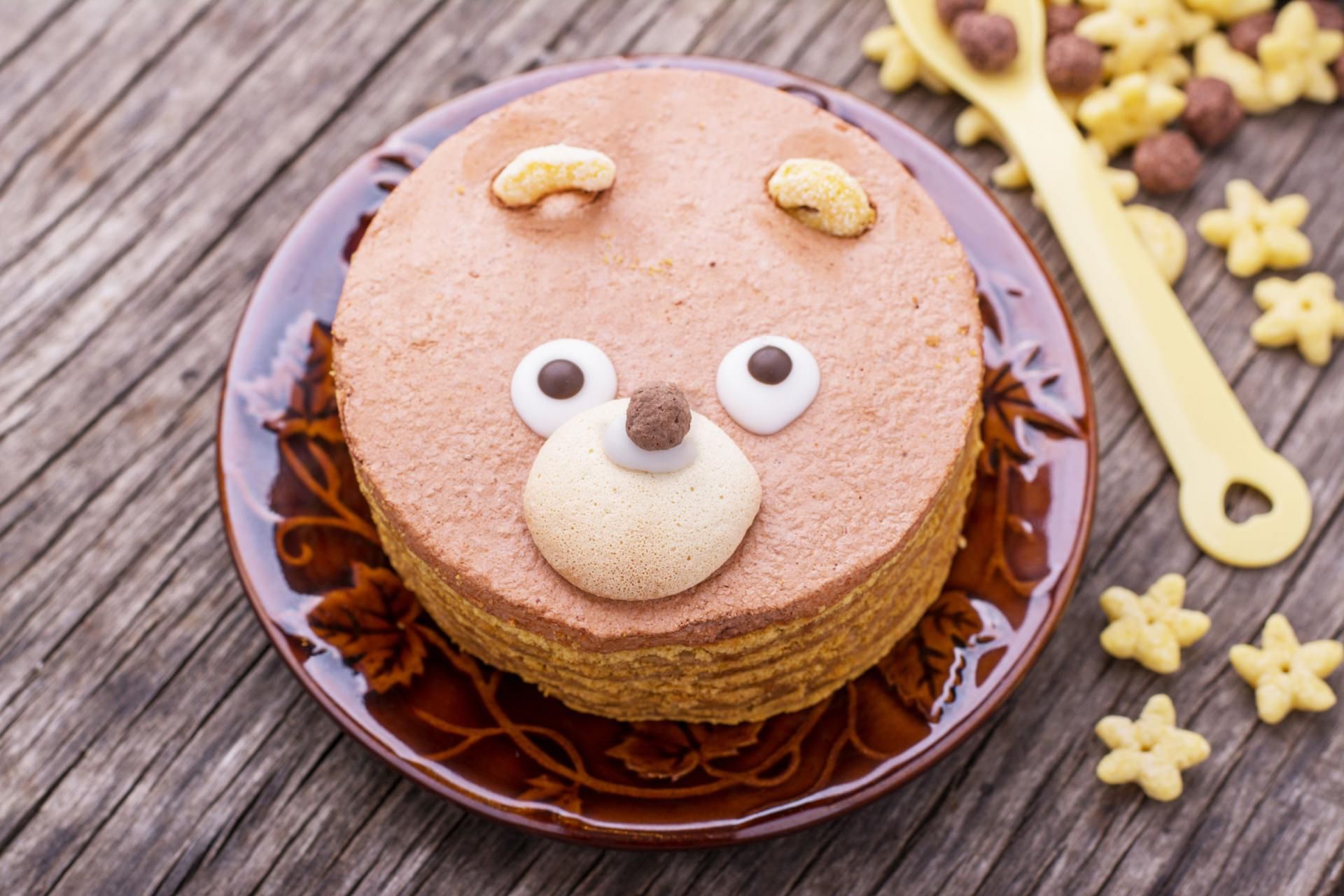 Tort "miś" wygląda uroczo