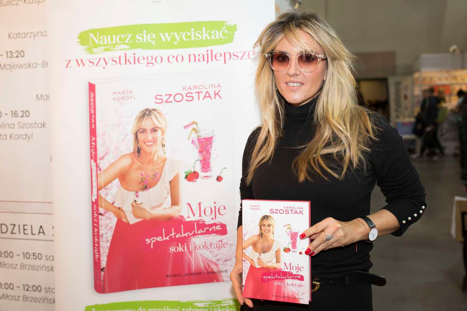 Karolina Szostak na targach książek w Krakowie