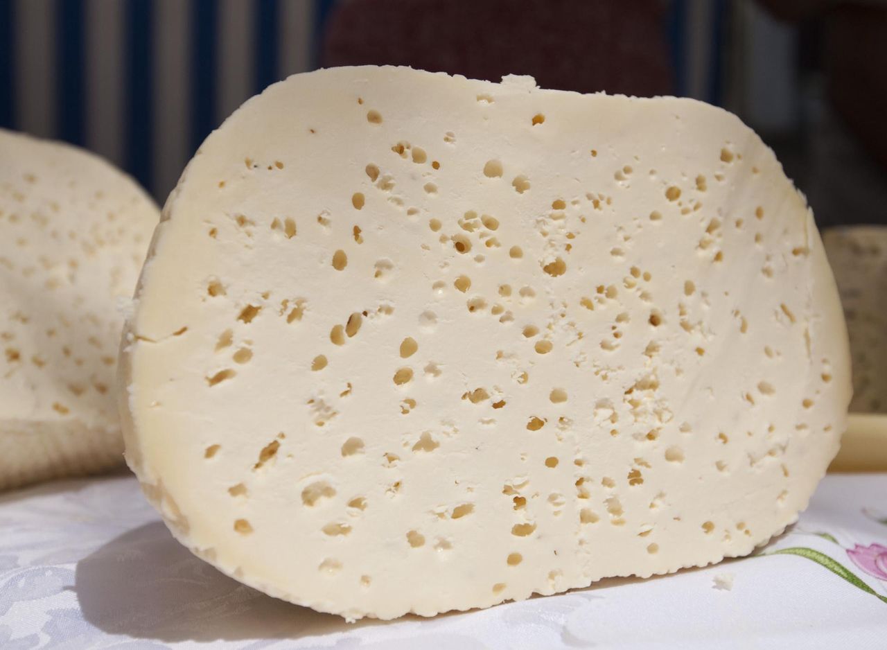 Ser koryciński wcofany ze sklepów. GIS: Jego spożycie grozi zatruciem