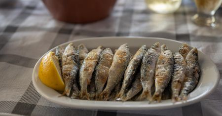 Tajna broń w walce o zdrowe serce. Polacy nadal ich nie doceniają, a to jedne z najzdrowszych ryb