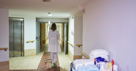 Brutalnie pobił lekarkę w gabinecie. Sąd zdecydował o trzymiesięcznym areszcie