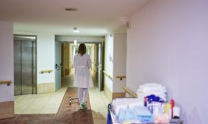 Brutalnie pobił lekarkę w gabinecie. Sąd zdecydował o trzymiesięcznym areszcie