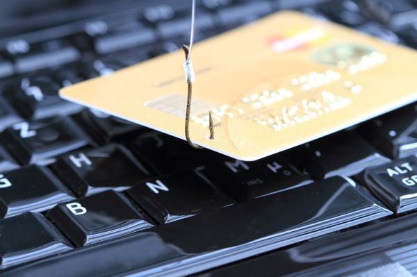 Ile można zarobić na naiwnych użytkownikach internetu?
