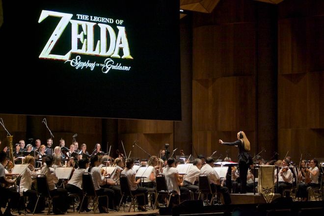 Kultowa gra, 70-osobowa orkiestra symfoniczna, genialne multimedia