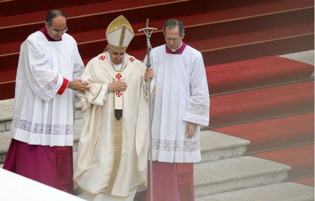 "Mało kto nie był zaskoczony". Odwołanie ambasadora i nuncjusza to przypadek czy ma drugie dno?