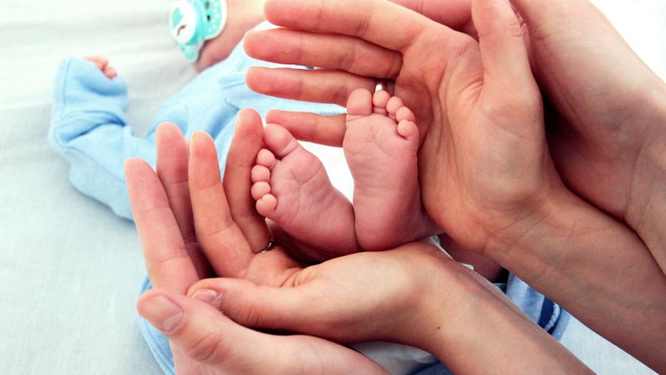 Urlop okolicznościowy z okazji urodzenia się dziecka przysługuje ojcu i matce