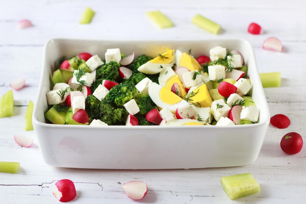 Sałatka z brokułu i fety - kalorie, wartości odżywcze, przepis