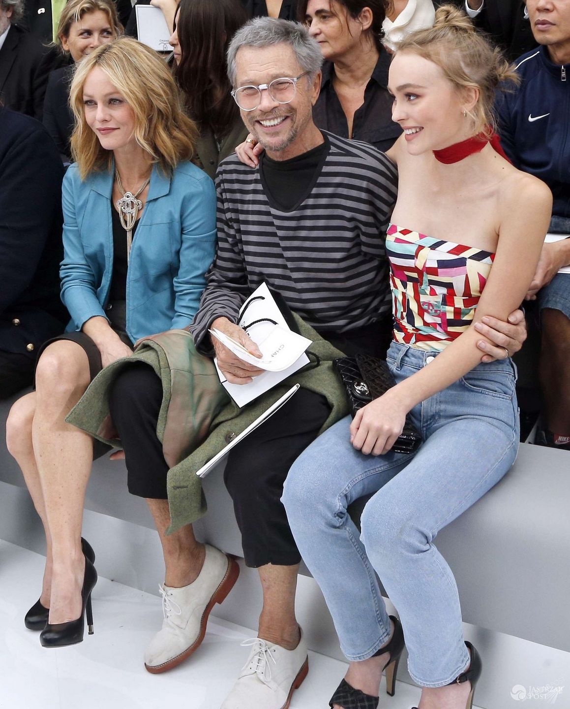 Vanessa Paradis z córką Lily-Rose Depp na pokazie Chanel (fot. East News)