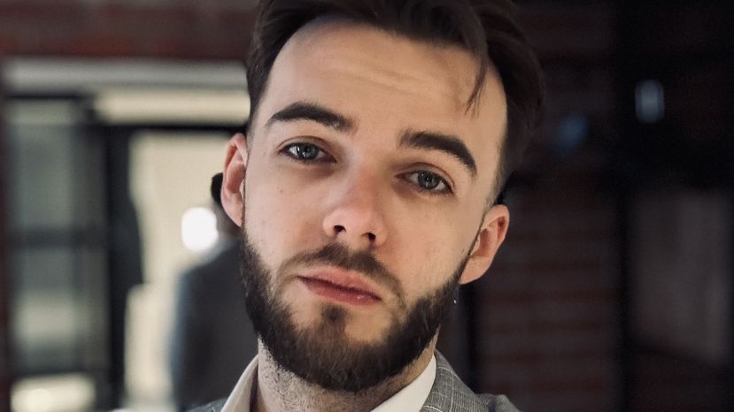 Tomek żyje z HIV. "Dla wielu Polaków to choroba gejów, rozwiązłych i narkomanów"