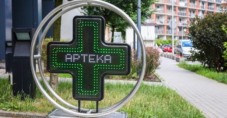 Chwalą sierpniowe zmiany w aptekach. "To dobra decyzja Ministerstwa Zdrowia"