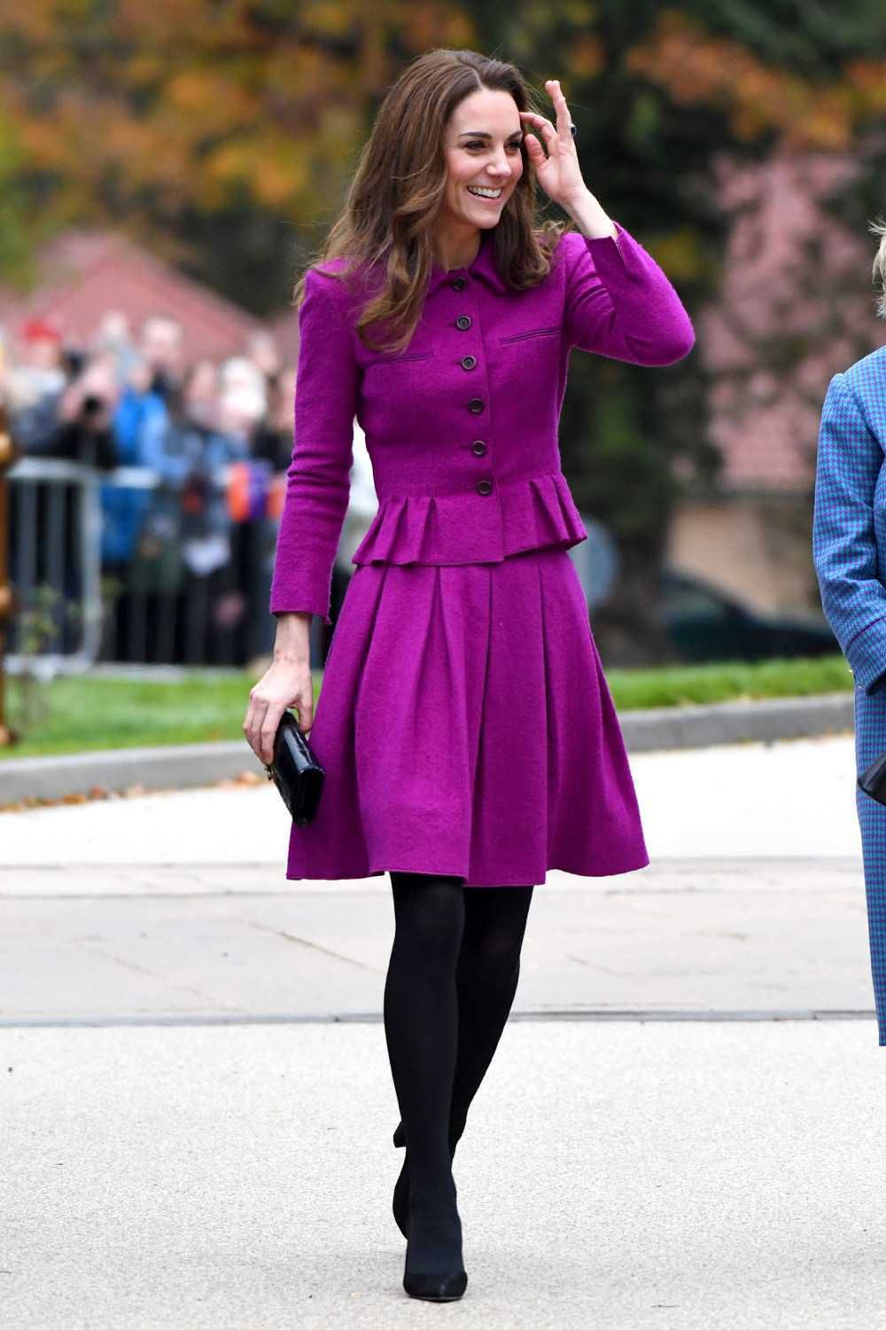 Księżna Kate w różowej kreacji