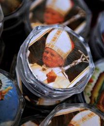 Jak zarobić na kanonizacji papieża