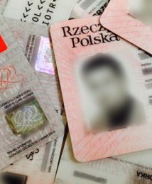 Pozostawianie paszportu recepcjoniście w hotelu grozi kradzieżą tożsamości