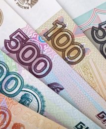 Bank centralny Rosji sprzedaje 10 mld dolarów, by bronić rubla