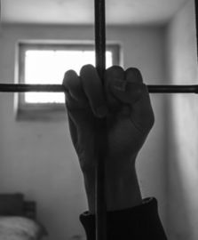 Akt oskarżenia ws. usiłowania zabójstwa 23-latka przez pracodawcę