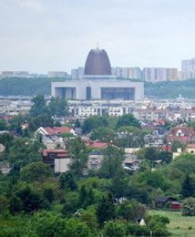 Kuwejcki dyplomata więził w warszawskiej rezydencji dwie służące