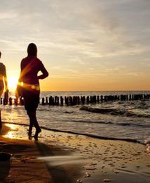 Plemniki w basenie i gruby ratownik. Turysta coraz bardziej wymagający