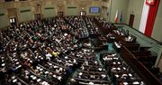 Przybywa poselskich przywilejów