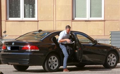 Drogi i kolej jak w Afryce. A minister Nowak wozi się beemką!