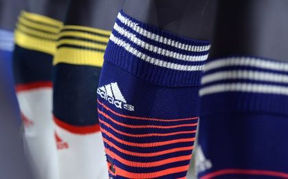 Adidas traci przez sankcje nałożone na Rosjan