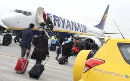 Rewolucja na niebie. Ryanair tnie siatkę połączeń