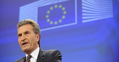Oettinger: UE może pomóc Ukrainie zapłacić rachunki za gaz