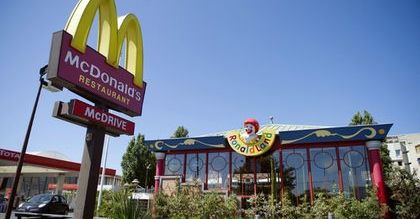 Zepsute mięso w wielkich sieciach fast food
