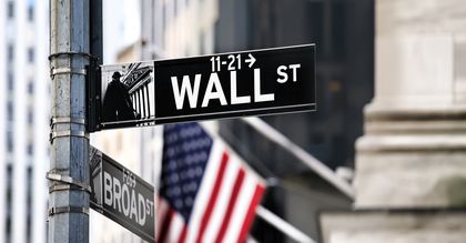Wall Street wymusza korektę