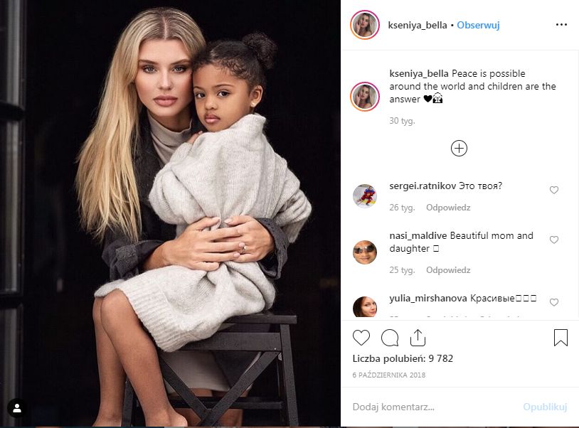 Vivienne chętnie pozuje do zdjęć ze swoją mamą